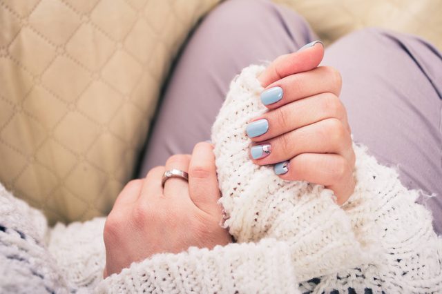 01-upside-Things-You-Should-Know-Before-Getting-a-Gel-Manicure-522801364-ollinka