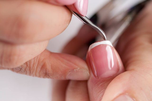 04-weaken-wary-Things-You-Should-Know-Before-Getting-a-Gel-Manicure-186824204-beemore