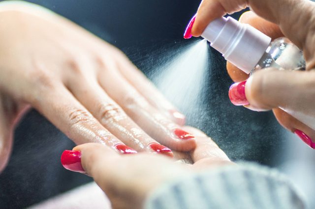 08-rehab-Things-You-Should-Know-Before-Getting-a-Gel-Manicure-503392296-gilaxia