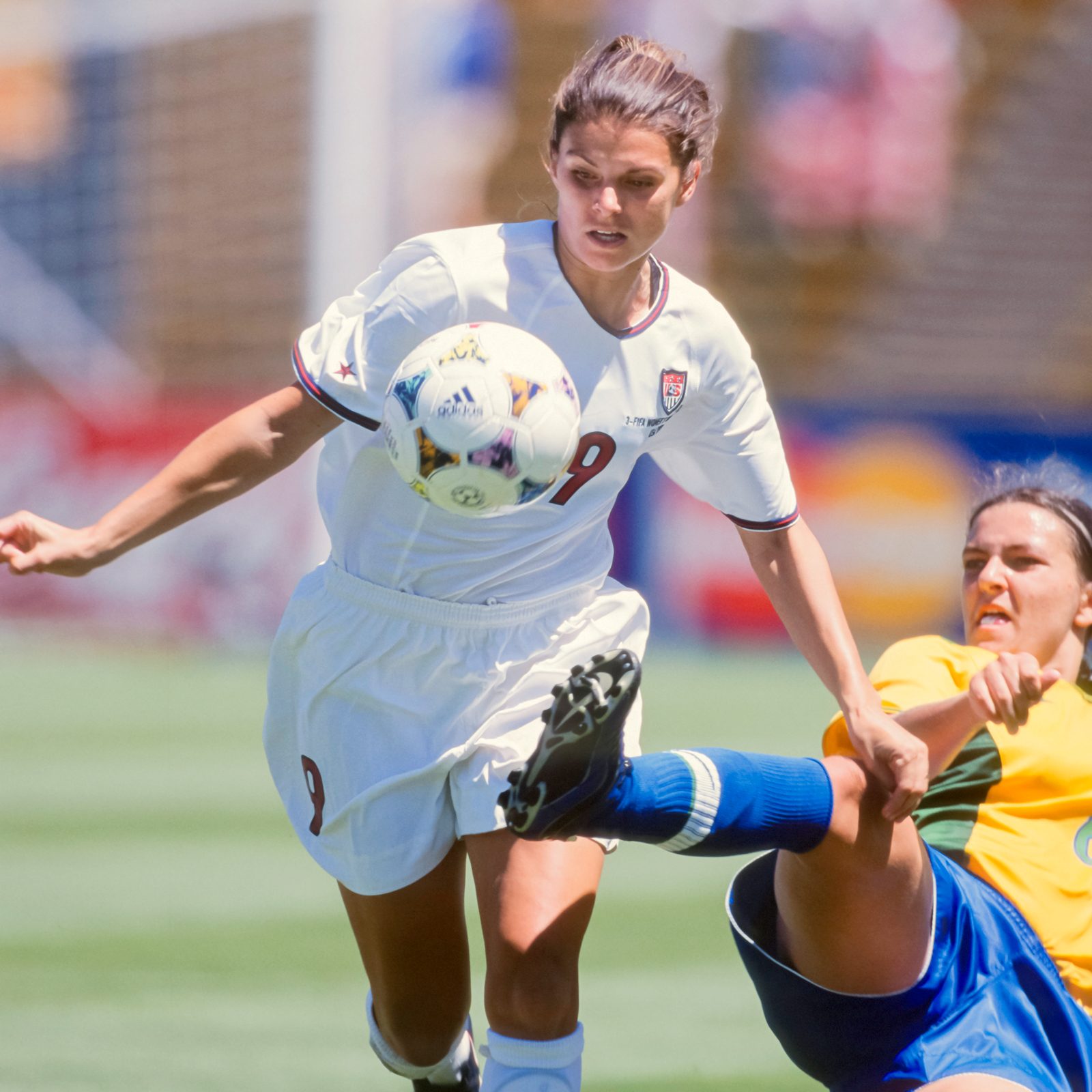 Mia Hamm playing Soccer
