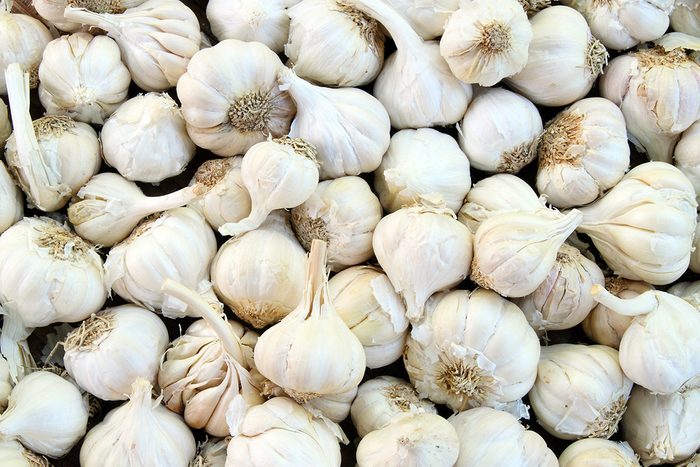 The 50 Best Foods For Your Heart Onions And Garlic Gettyimages 179146618