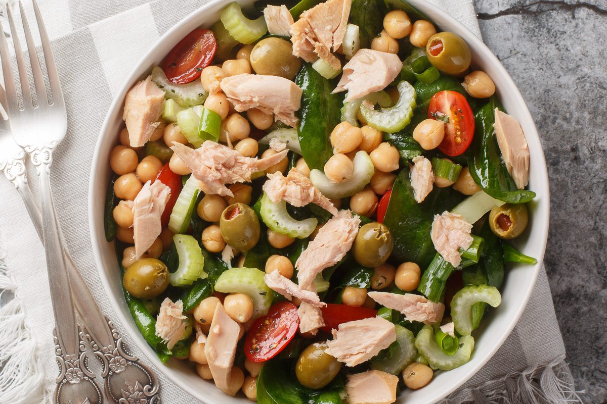 Tuna chickpea lemon salad
